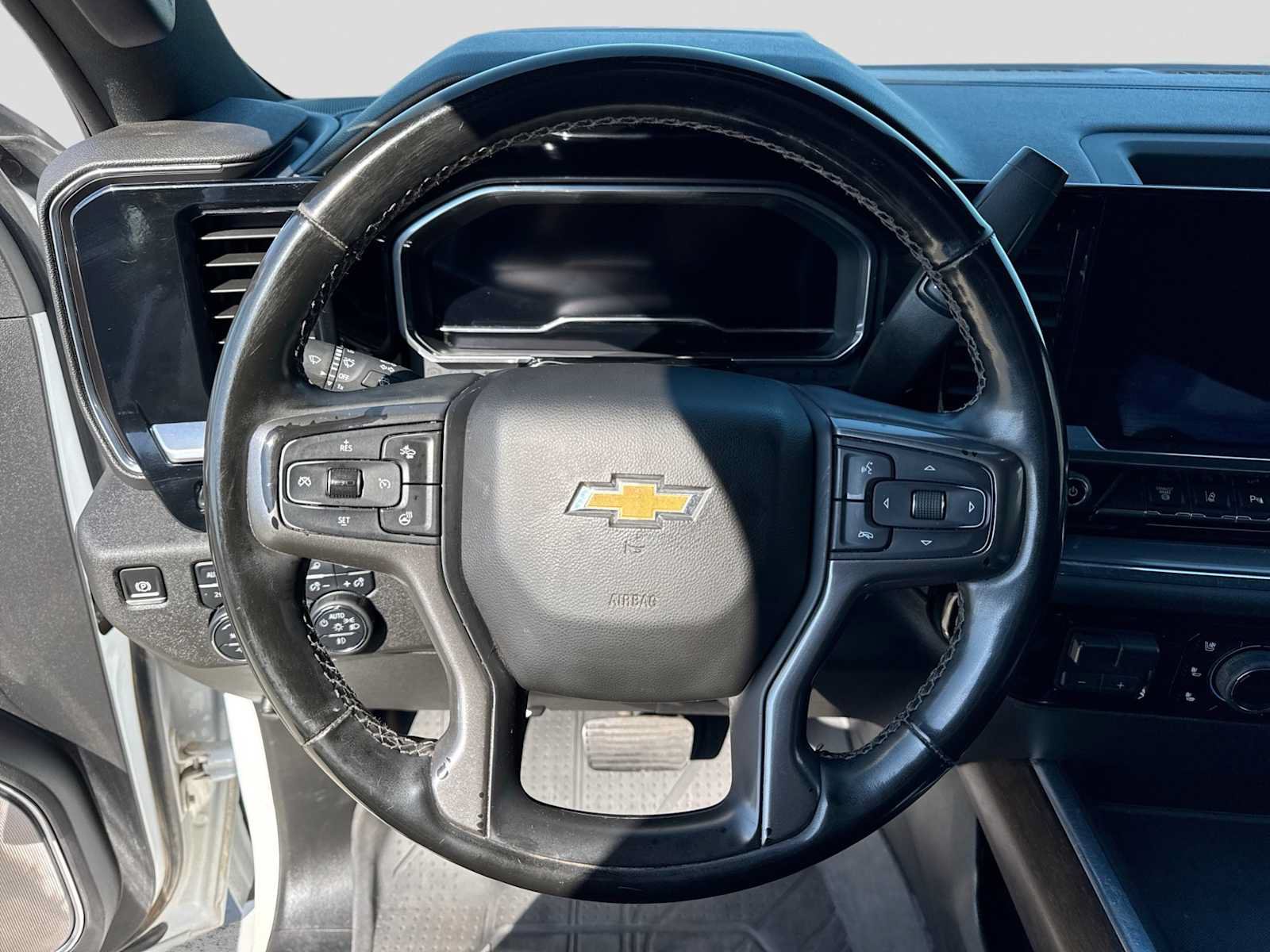 Used 2024 Chevrolet Silverado 3500 High Country w/ Technology Package AWD/4WD image 23