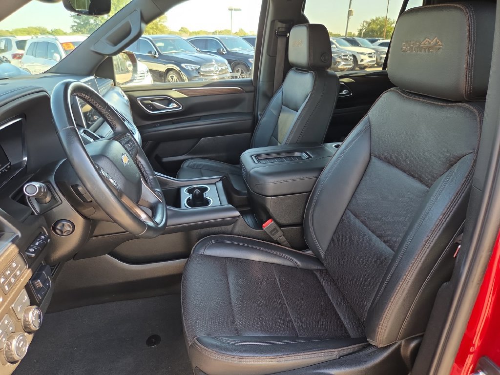 Used 2024 Chevrolet Tahoe High Country AWD/4WD image 16