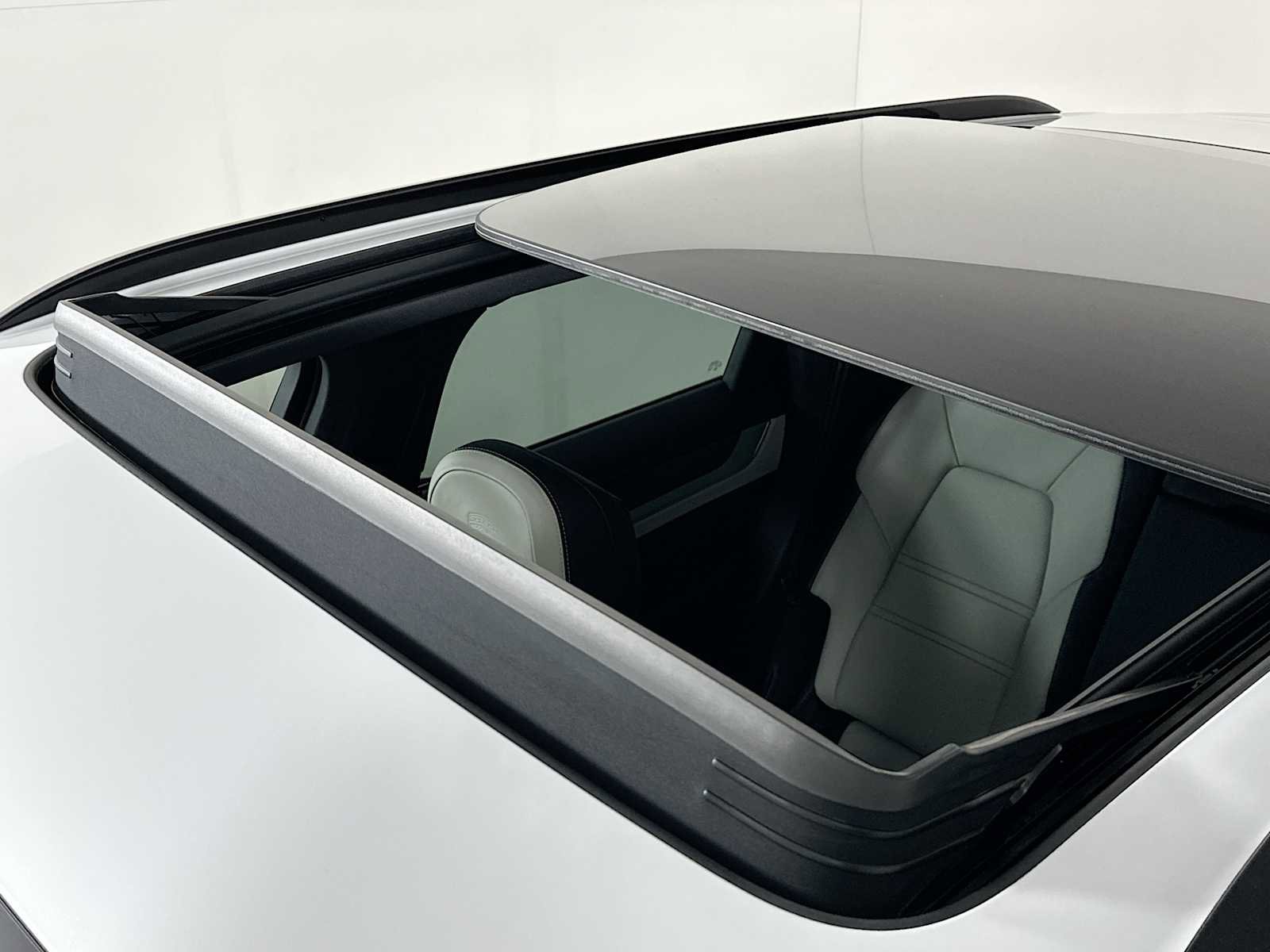 New 2026 Porsche Cayenne E-Hybrid image 22