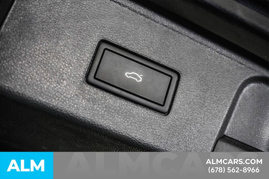 Used 2025 Volkswagen Atlas SE image 24