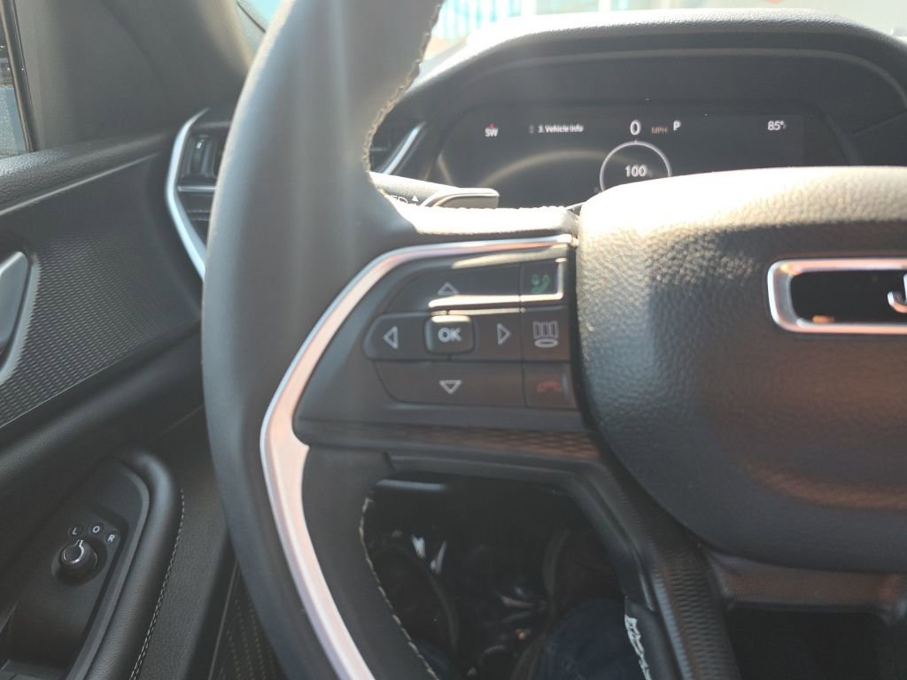 Used 2024 Jeep Grand Cherokee L Altitude image 12