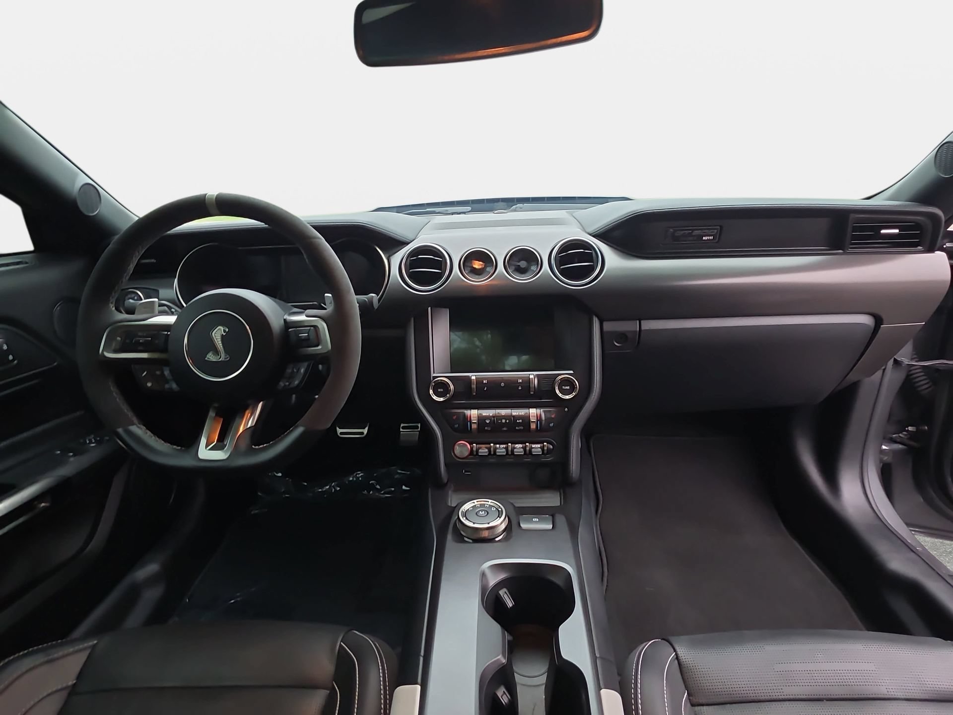 Used 2022 Ford Mustang Shelby GT500 w/ Technology Package RWD image 9