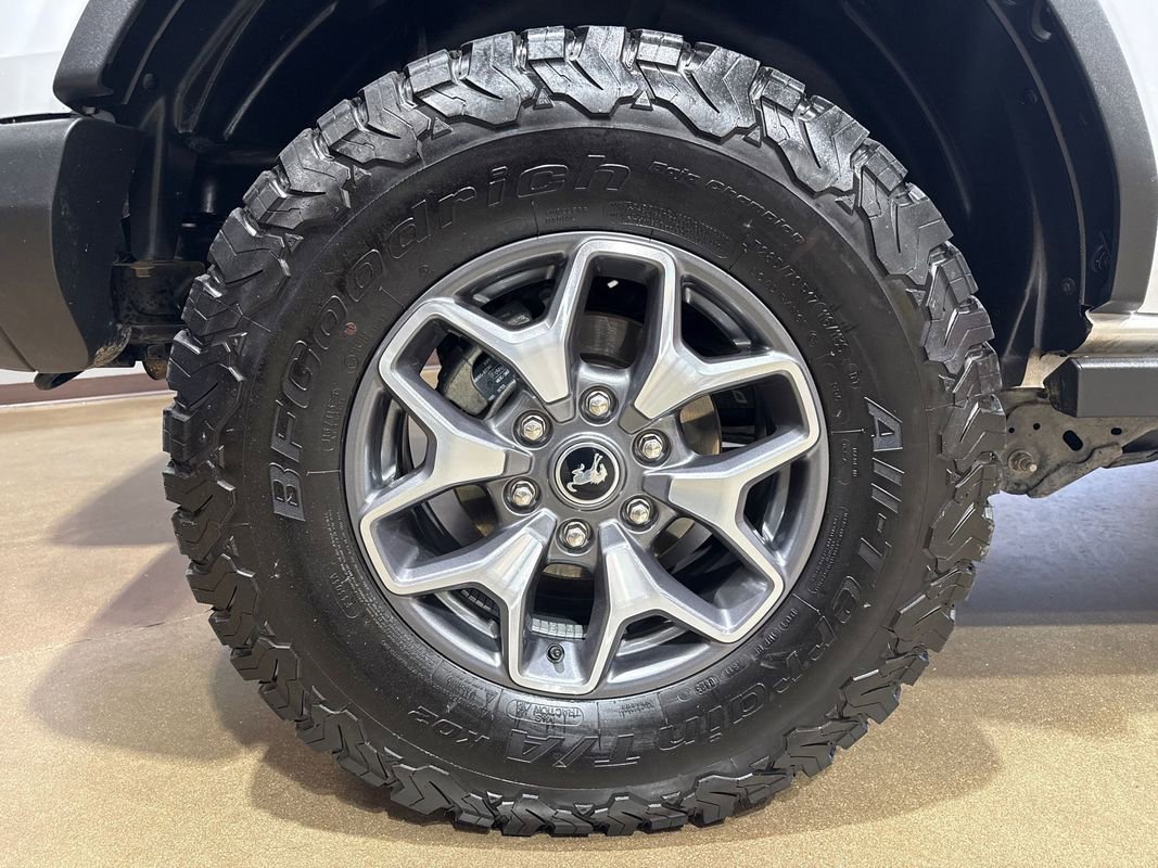 Used 2023 Ford Bronco Badlands image 31