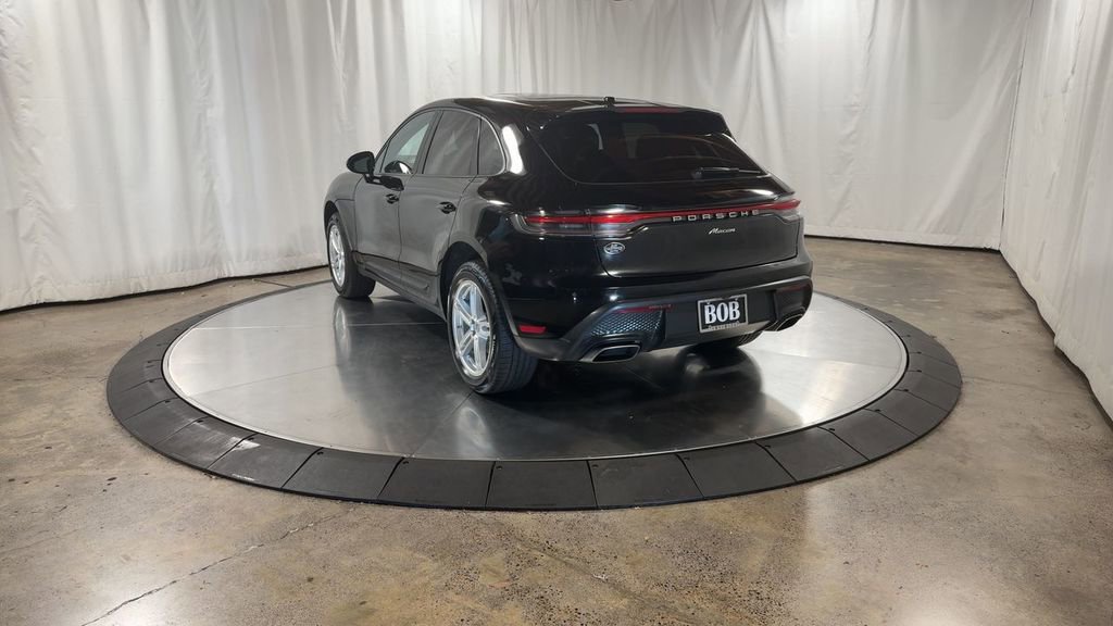 Used 2024 Porsche Macan image 8
