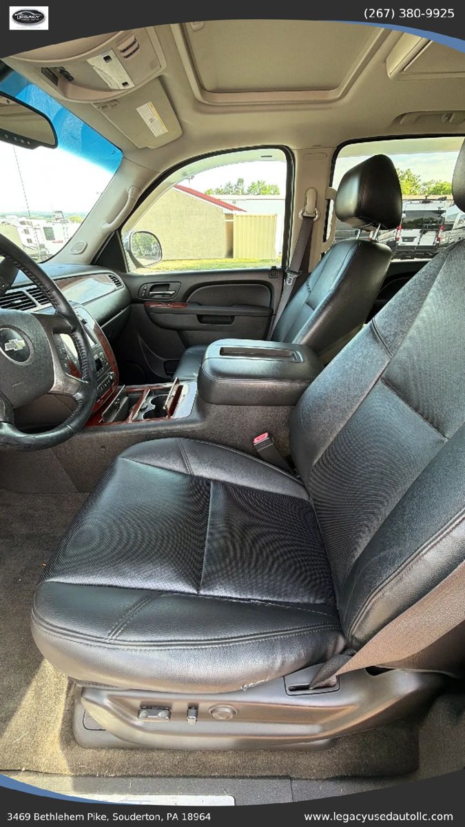 Used 2012 Chevrolet Avalanche LTZ AWD/4WD image 40
