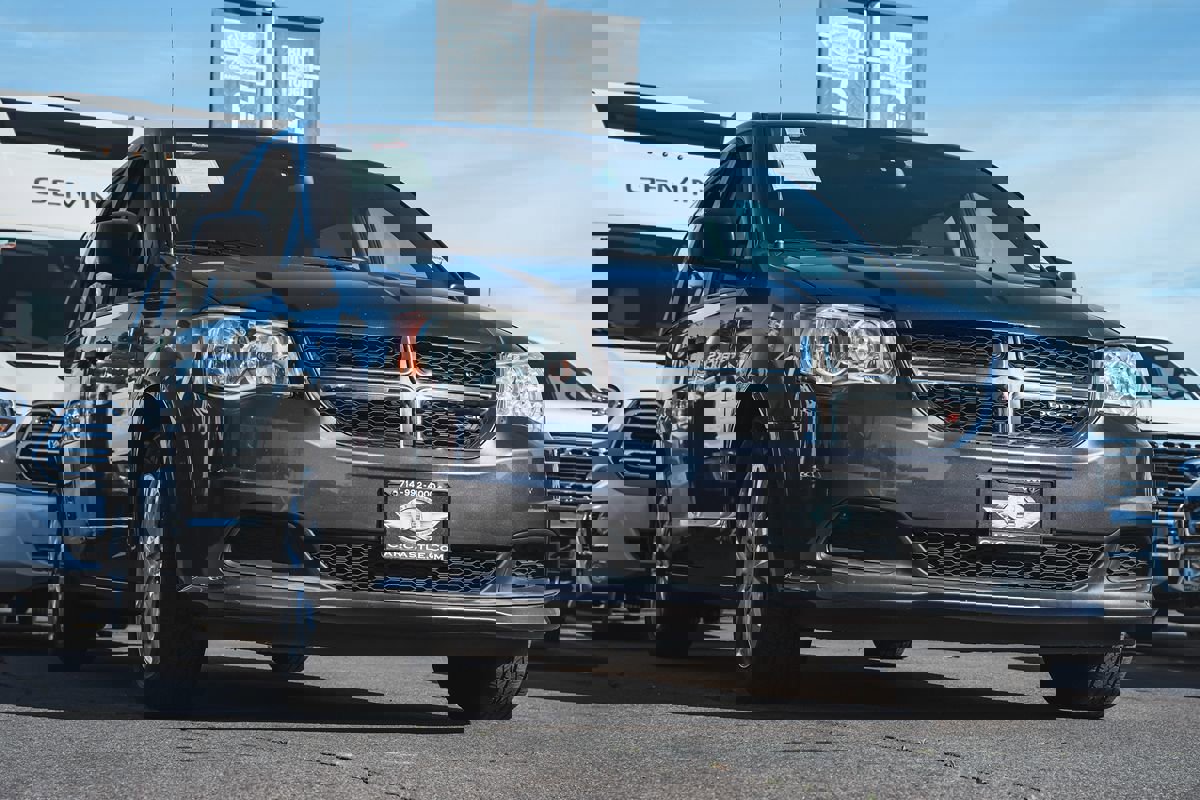 Used 2019 Dodge Grand Caravan SE image 4