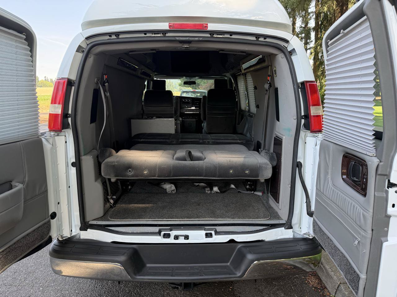 Used 2011 GMC Savana 1500 AWD image 29