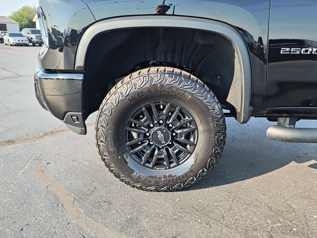 Used 2025 Chevrolet Silverado 2500 ZR2 AWD/4WD image 10