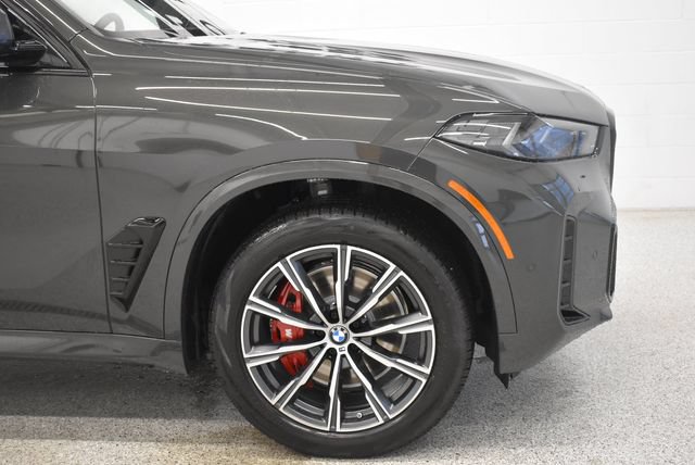 New 2026 BMW X5 xDrive40i w/ M Sport Package AWD/4WD image 13