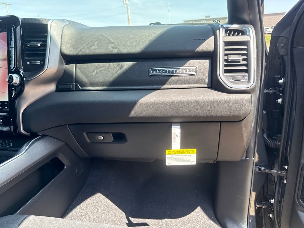 New 2026 RAM 1500 4x4 Crew Cab image 29