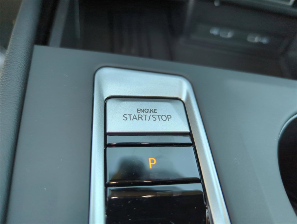 New 2026 Volkswagen Atlas SE image 44