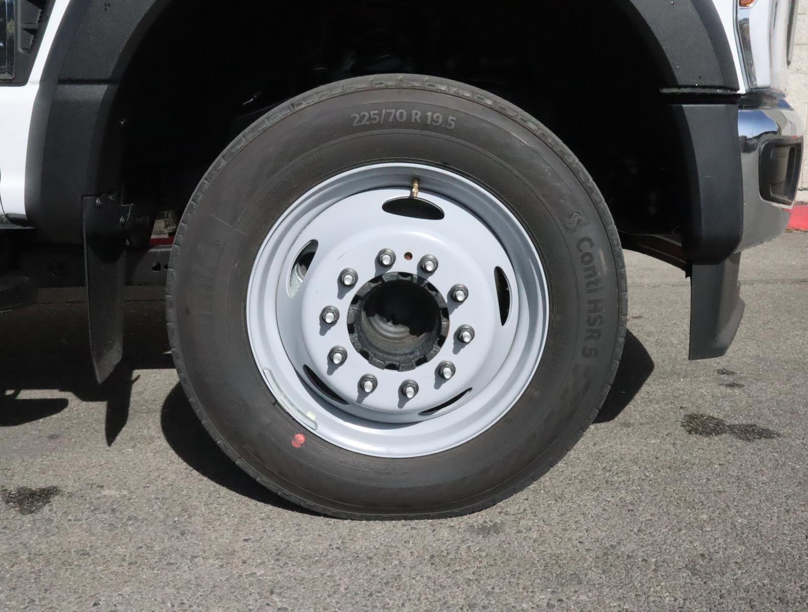 Used 2024 Ford F450 XL w/ XL Chrome Package image 25