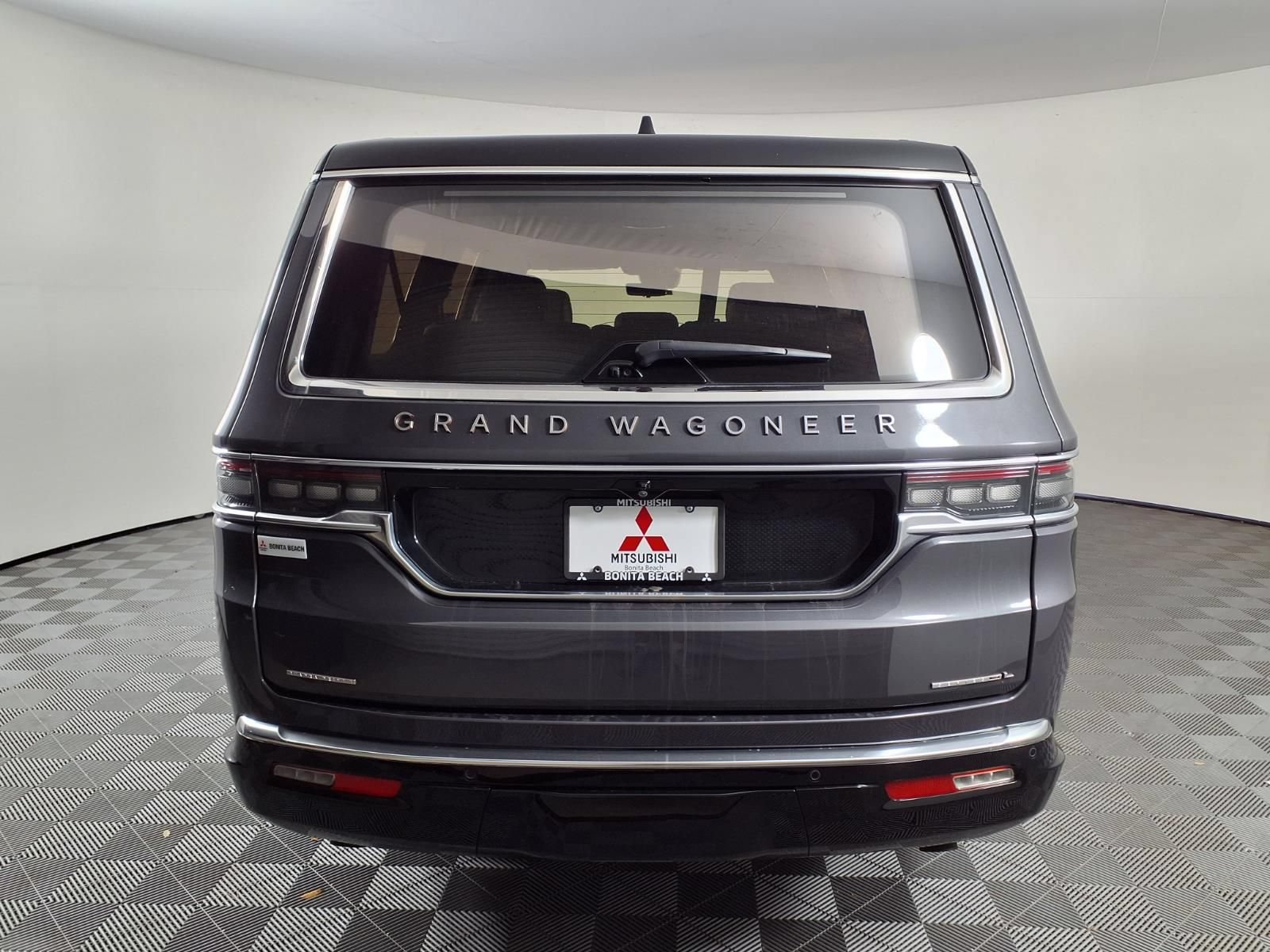 Used 2023 Jeep Grand Wagoneer L Series III w/ Rear Seat Video Group 1 AWD/4WD image 6