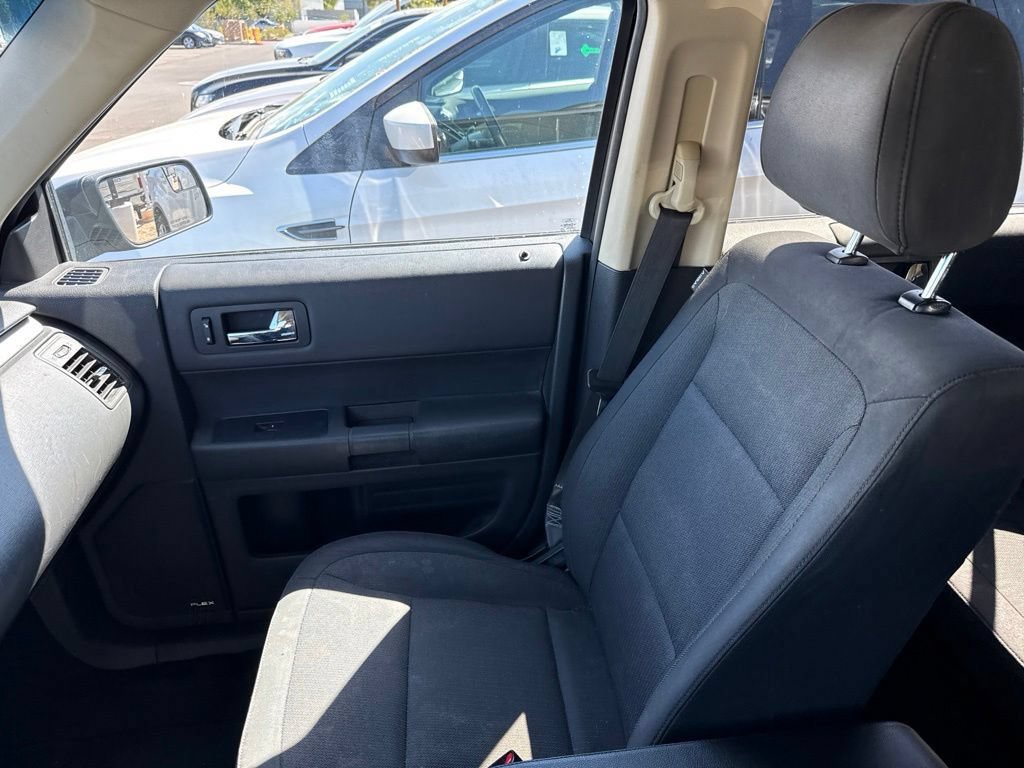 Used 2018 Ford Flex SE FWD image 15