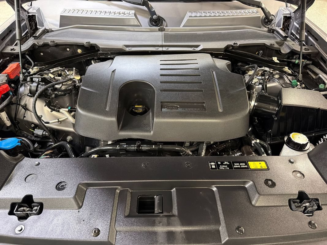 Used 2022 Land Rover Defender 110 X-Dynamic SE AWD/4WD image 56