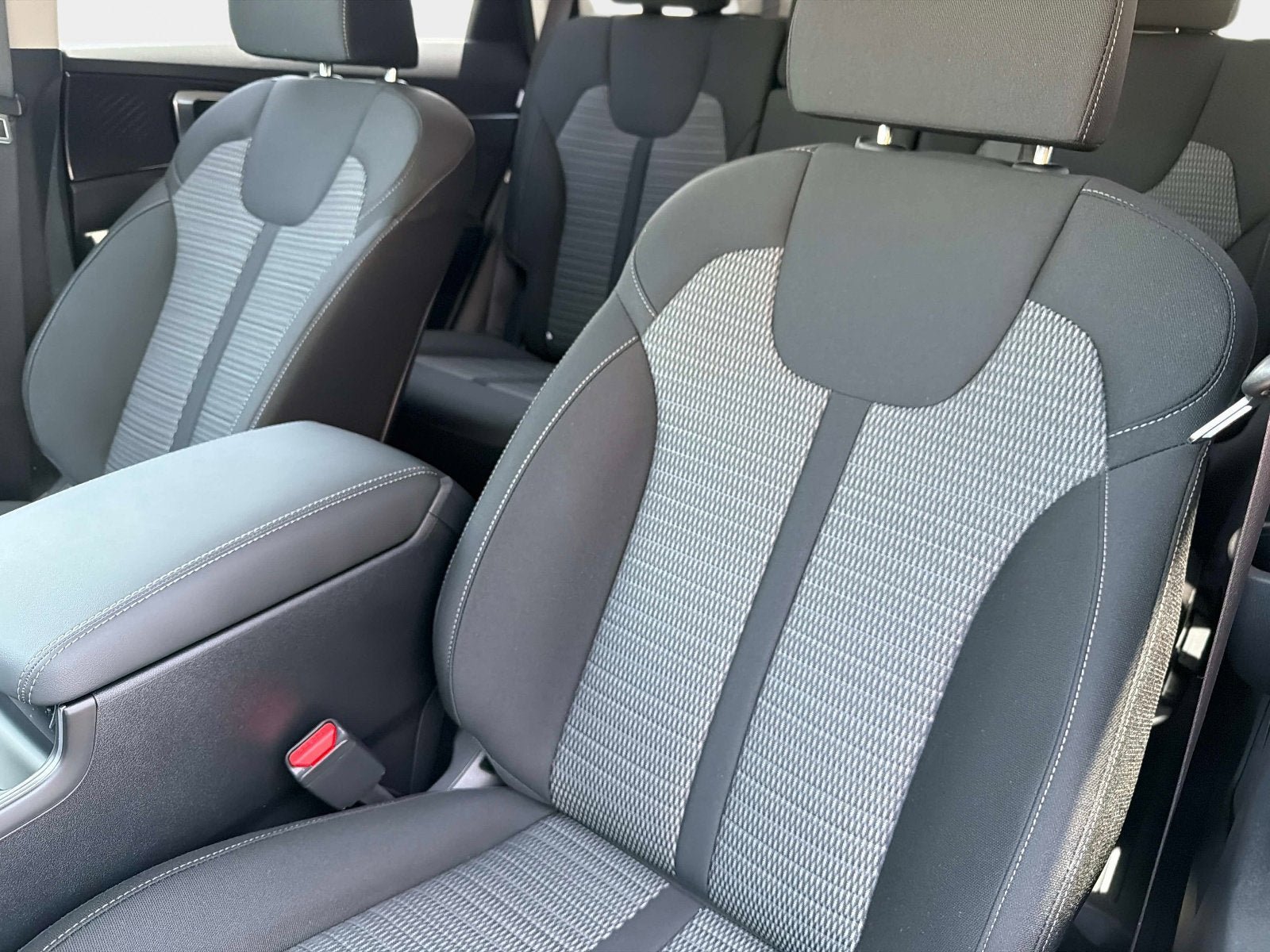 New 2026 Kia Sorento LX FWD image 17