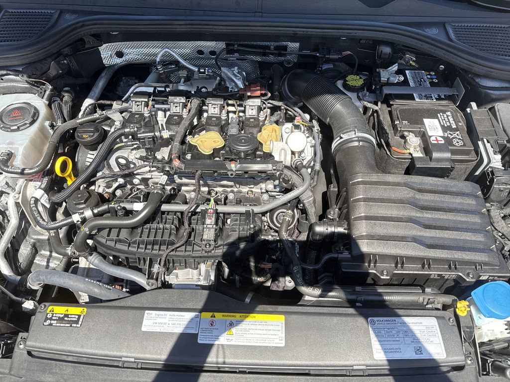 Used 2022 Volkswagen GTI SE FWD image 18