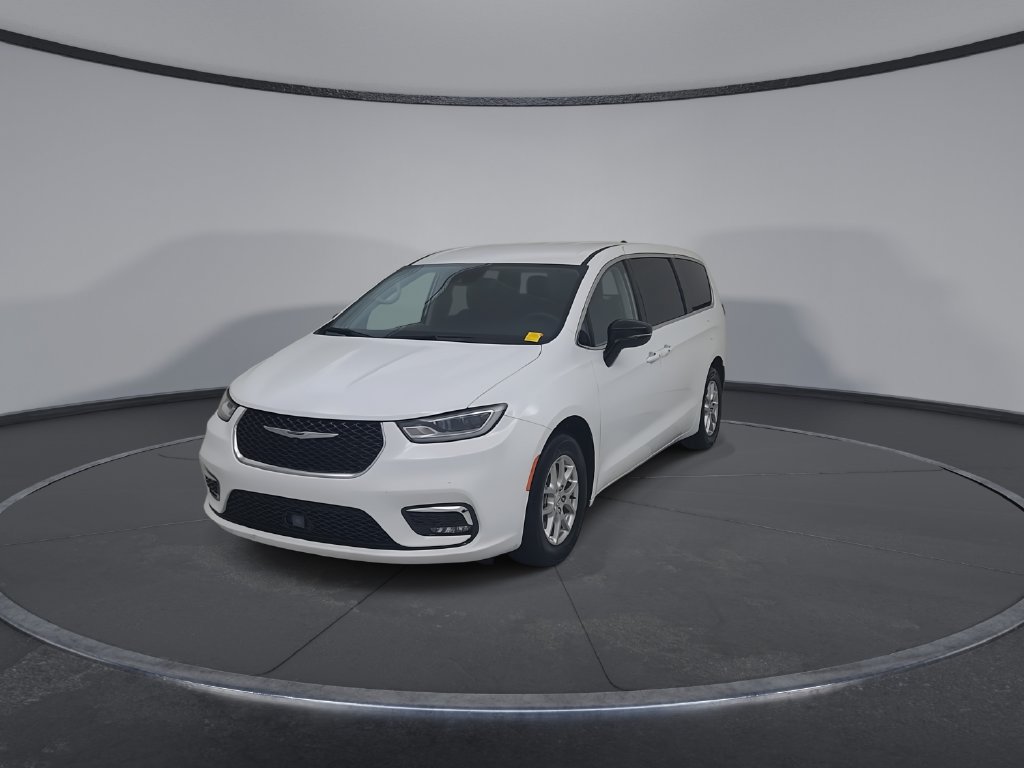 Certified 2024 Chrysler Pacifica Touring-L FWD image 7