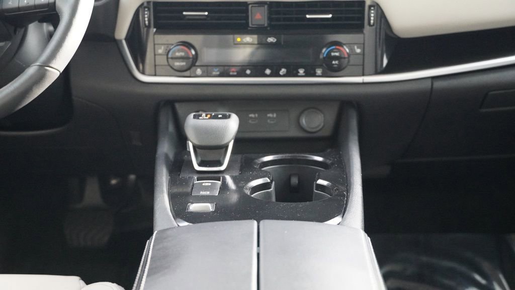 Used 2024 Nissan Rogue SL w/ SL Premium Package image 33