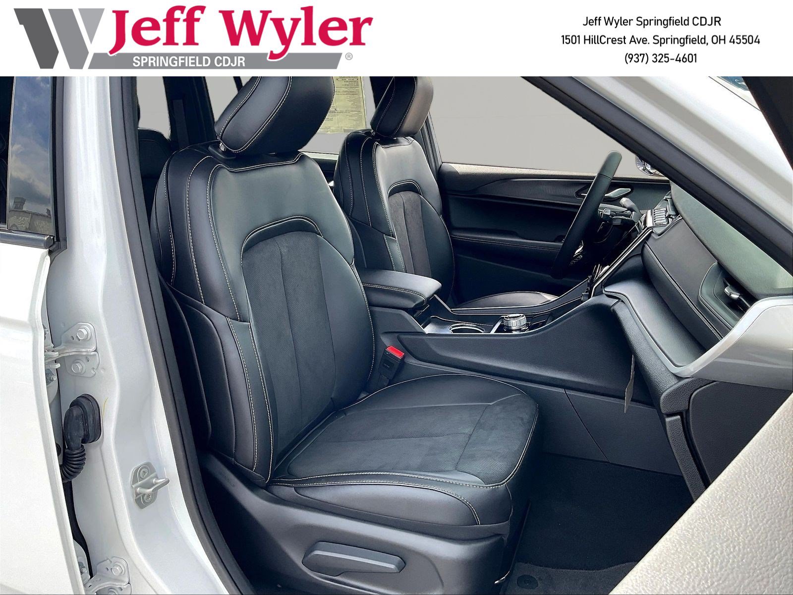 New 2025 Jeep Grand Cherokee 4WD image 21