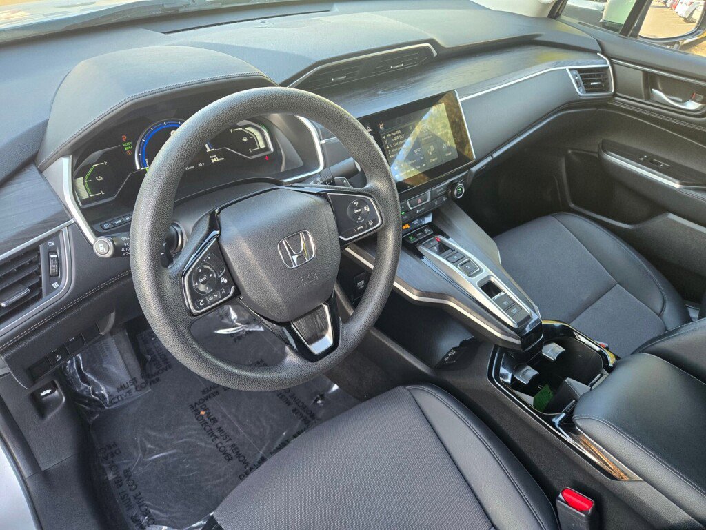 Certified 2018 Honda Clarity Plug-In Hybrid image 12