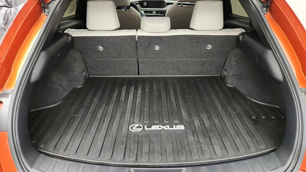 Used 2019 Lexus UX 250h w/ Premium Package image 24