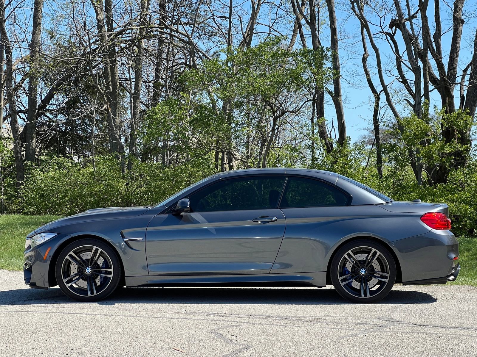 Used 2017 BMW M4 Convertible w/ Executive Package image 2