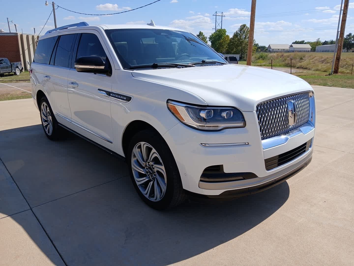 Used 2024 Lincoln Navigator Reserve AWD/4WD image 8