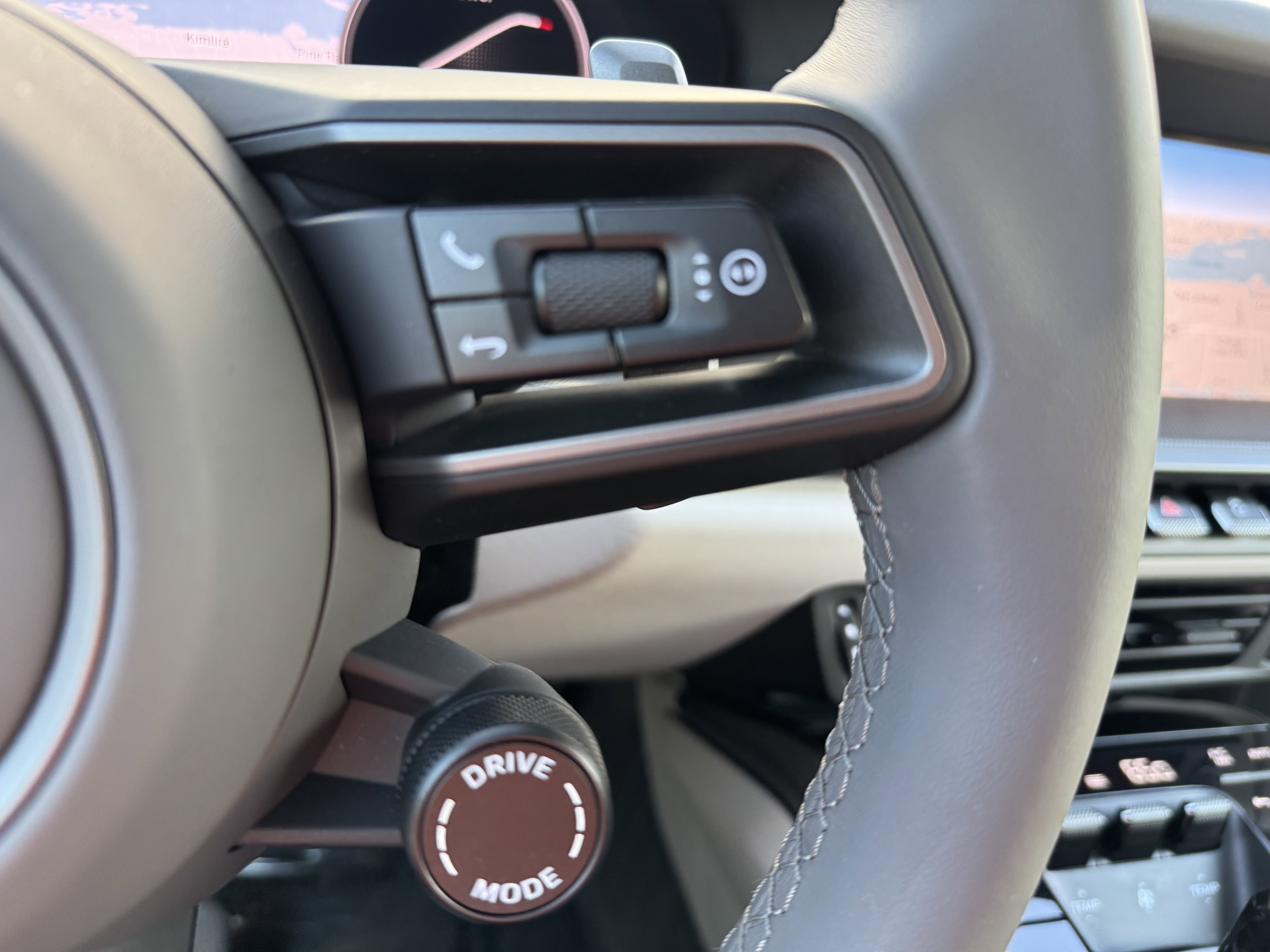 Certified 2025 Porsche 911 Carrera image 27