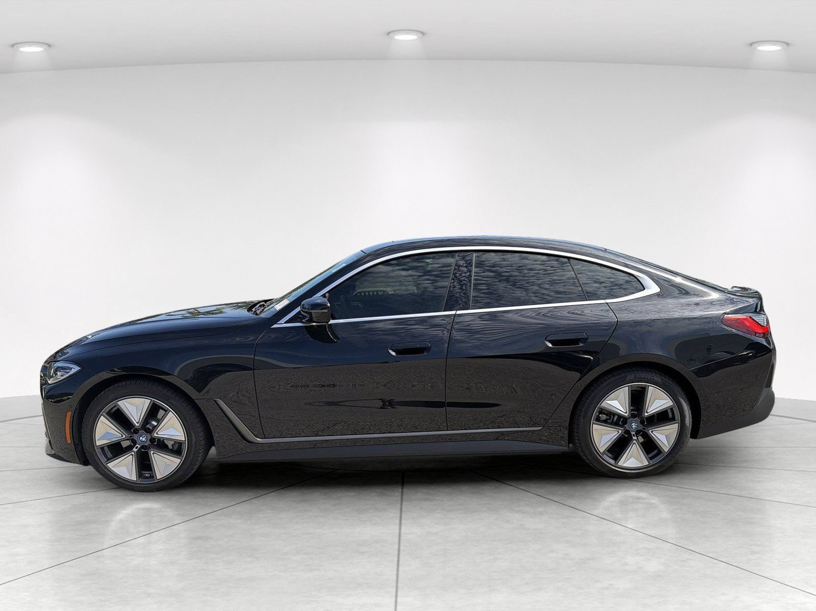Used 2023 BMW i4 eDrive35 w/ Parking Assistance Package RWD image 7