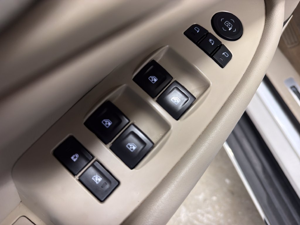 Used 2016 Cadillac Escalade ESV Luxury AWD/4WD image 17