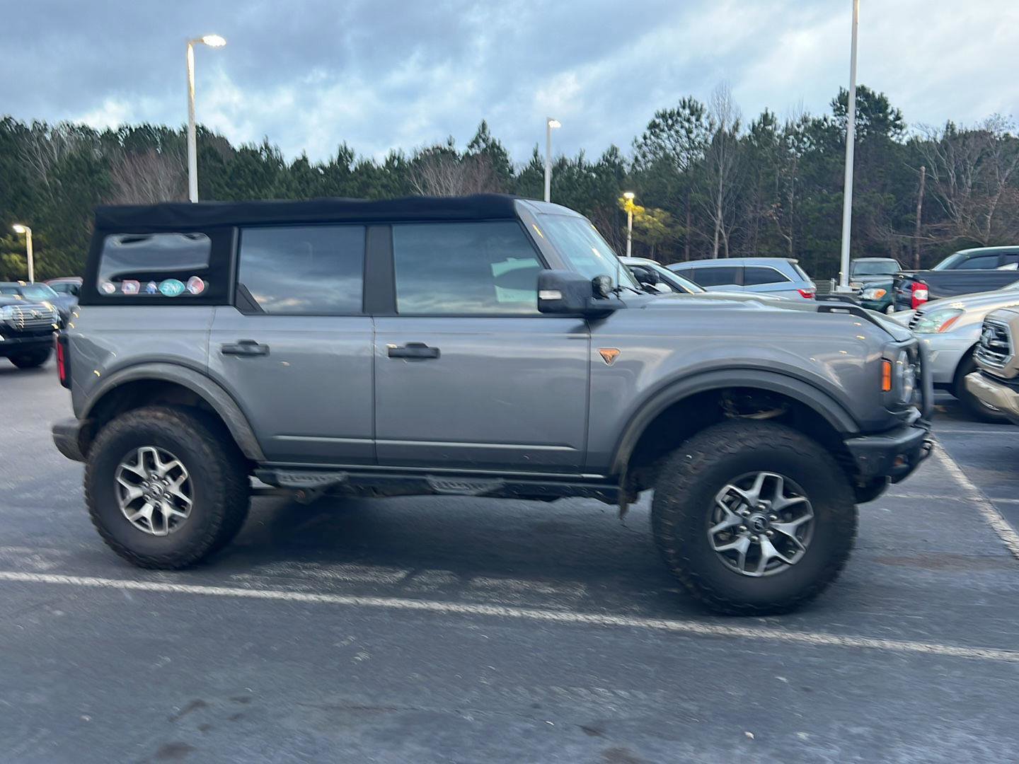 Used 2021 Ford Bronco Badlands image 3