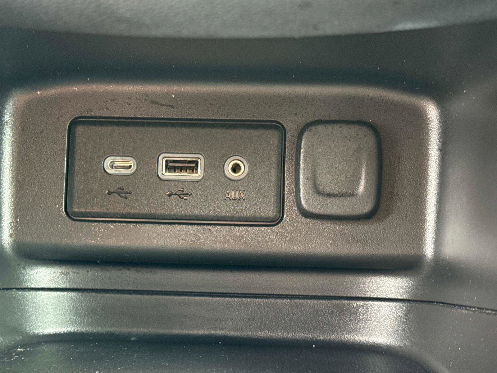 Used 2022 Chevrolet Equinox LT FWD image 26