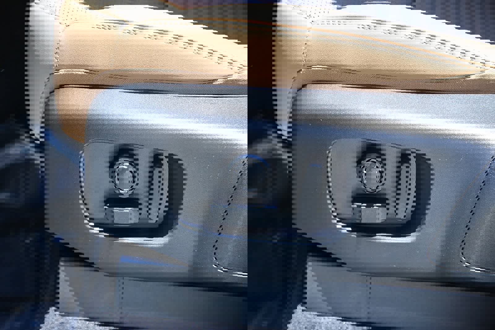 New 2025 Land Rover Discovery Dynamic SE image 21