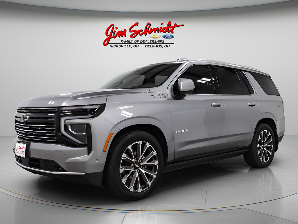 Used 2025 Chevrolet Tahoe High Country AWD/4WD image 3