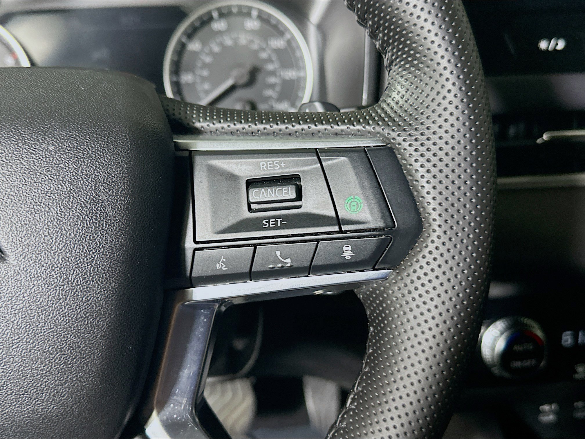 Used 2025 Mitsubishi Outlander SE AWD/4WD image 17