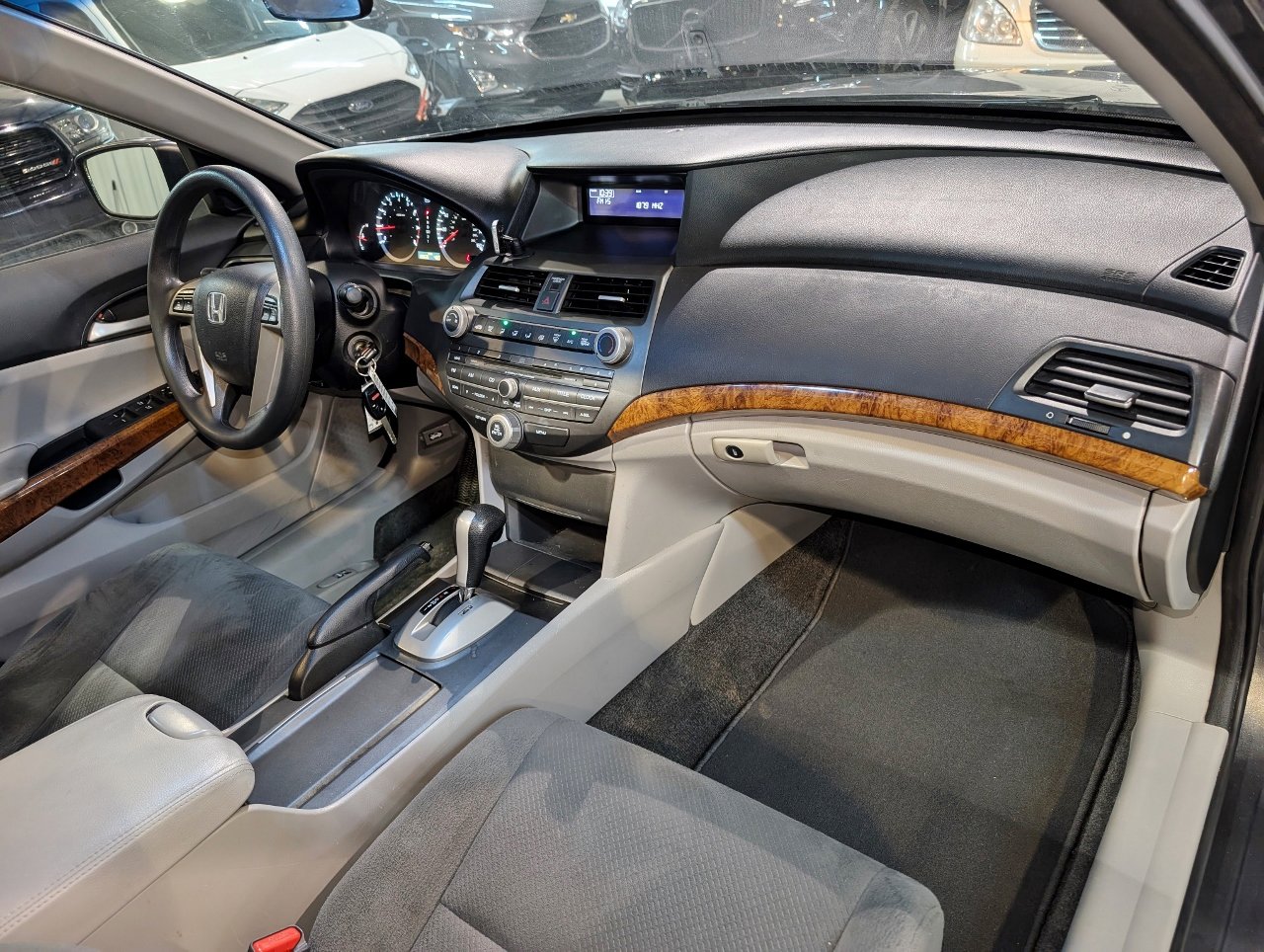 Used 2011 Honda Accord EX image 26