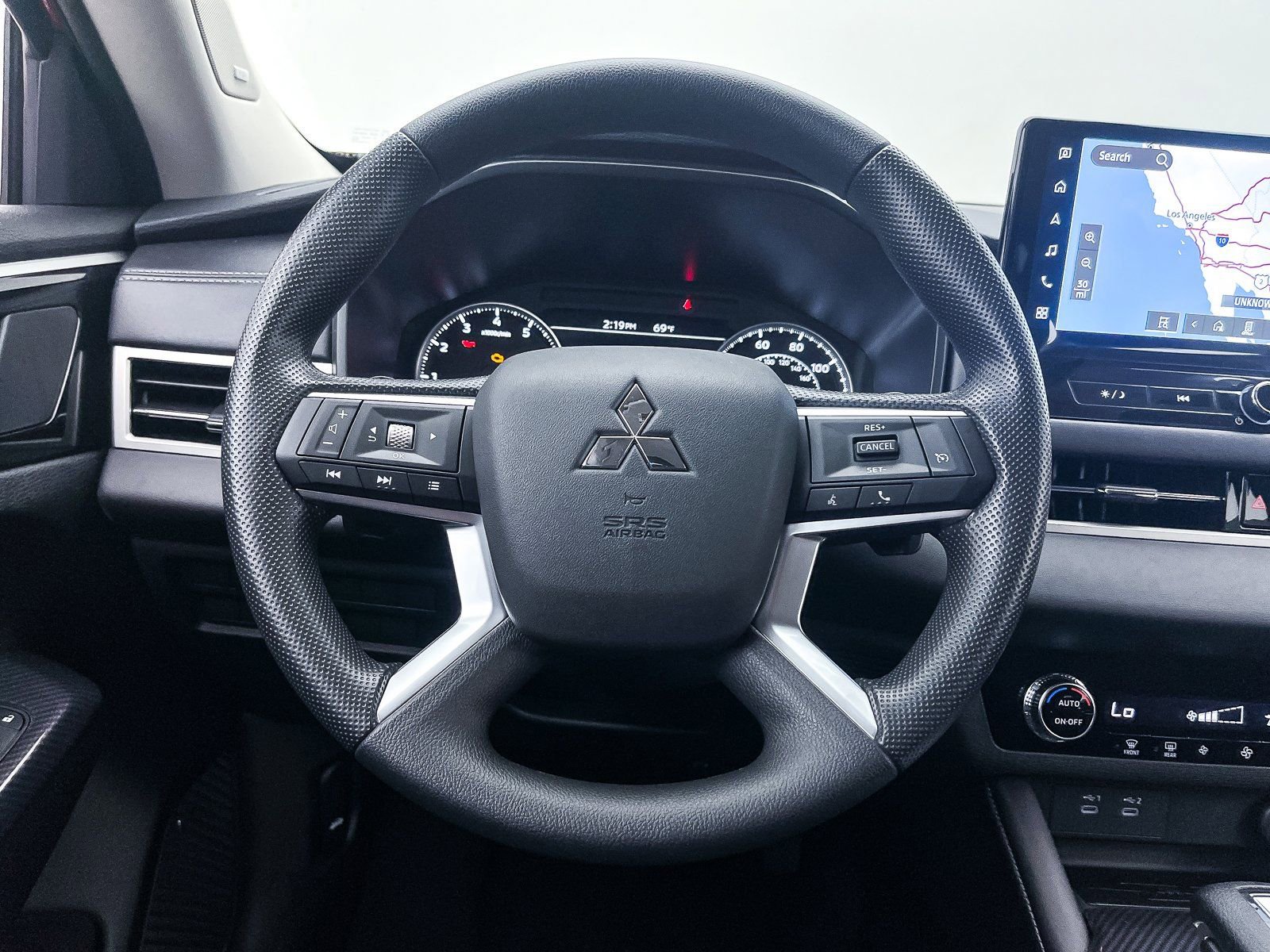 New 2025 Mitsubishi Outlander ES image 21