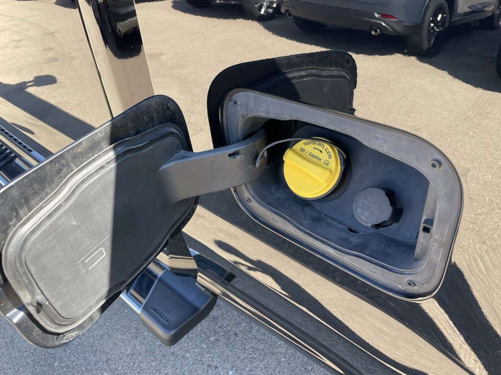 Used 2017 Ford F250 Lariat w/ Chrome Package image 63