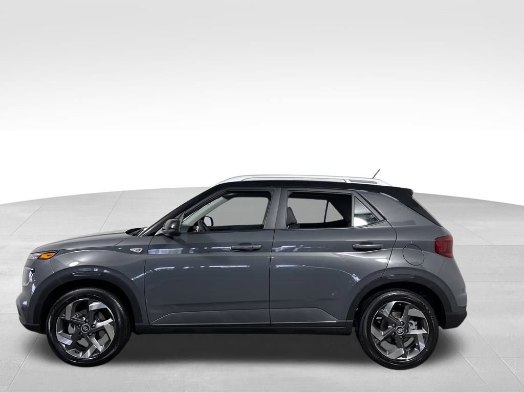 New 2026 Hyundai Venue SEL FWD image 2