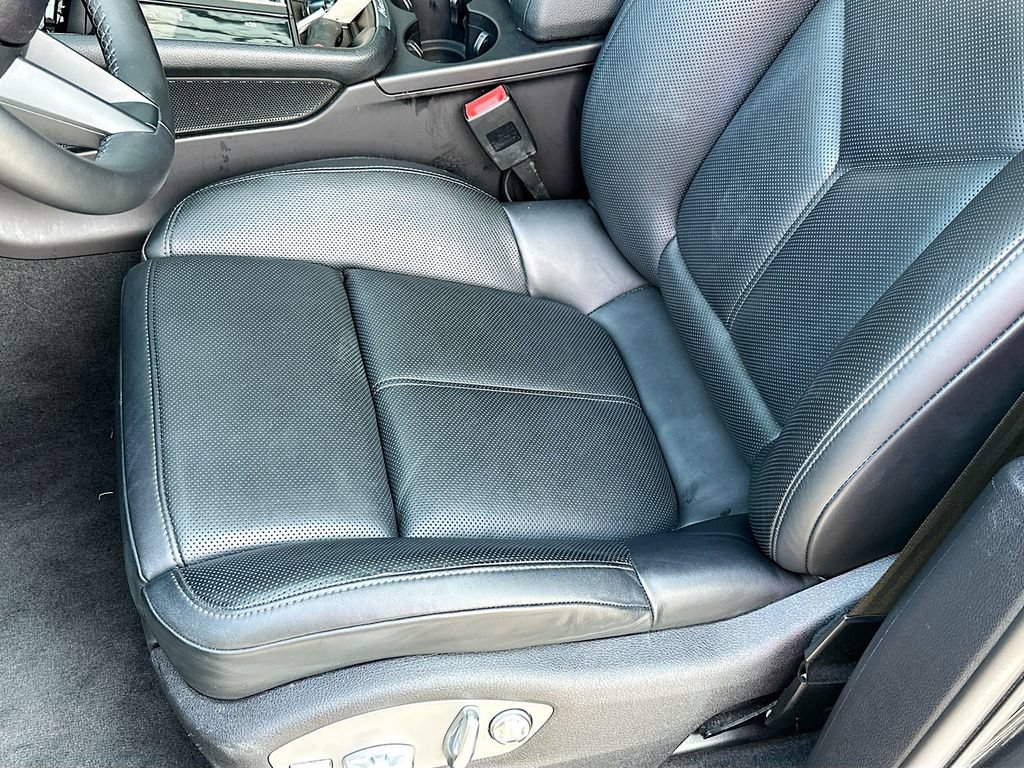 Used 2024 Porsche Macan w/ Premium Plus Package AWD/4WD image 22