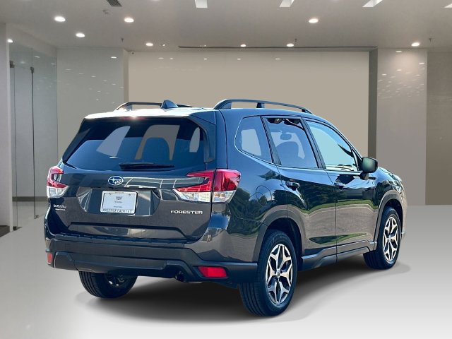 Used 2019 Subaru Forester Premium AWD/4WD image 5