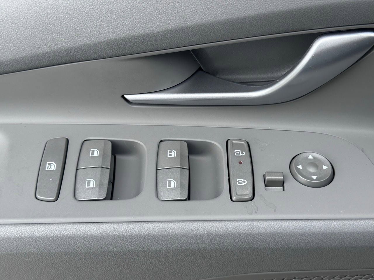 Used 2026 Hyundai Elantra SE FWD image 21