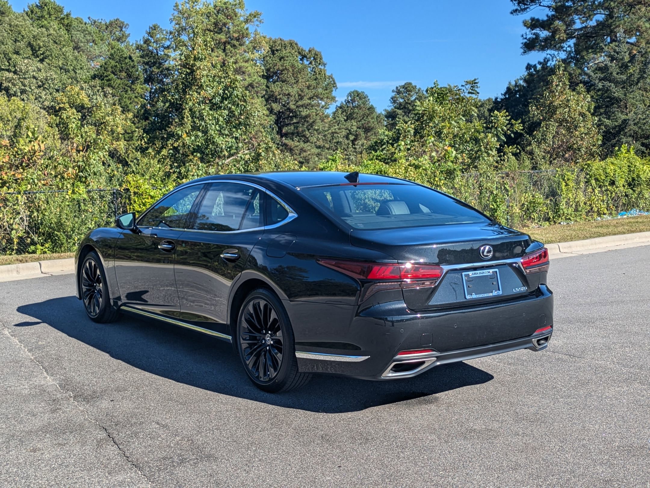 Used 2021 Lexus LS 500 w/ Accessory Package (Z2) image 7