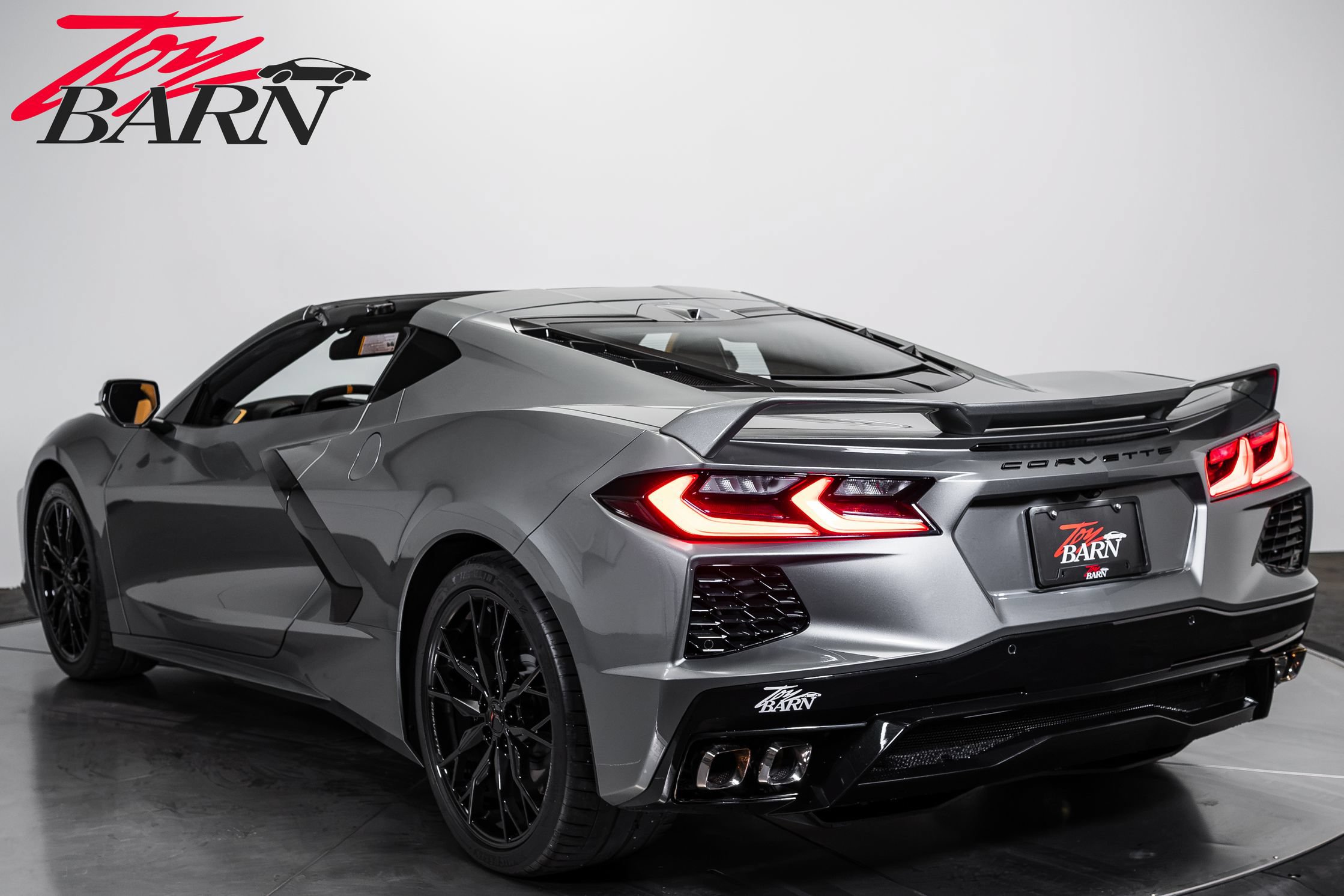 Used 2023 Chevrolet Corvette Stingray Preferred Cpe w/ Z51 Performance Package RWD image 3