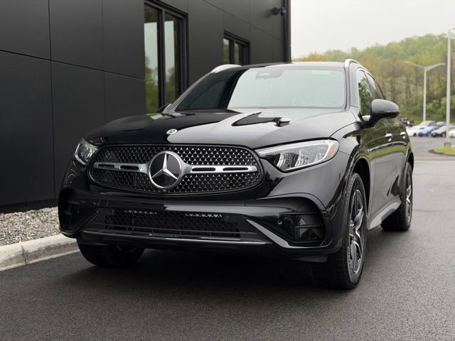 Used 2026 Mercedes-Benz GLC 300 4MATIC image 3