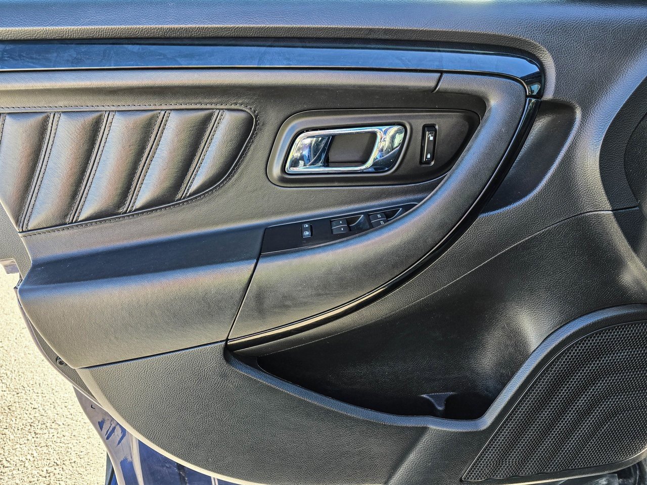 Used 2011 Ford Taurus Limited w/ 303A Rapid Spec Order Code image 11