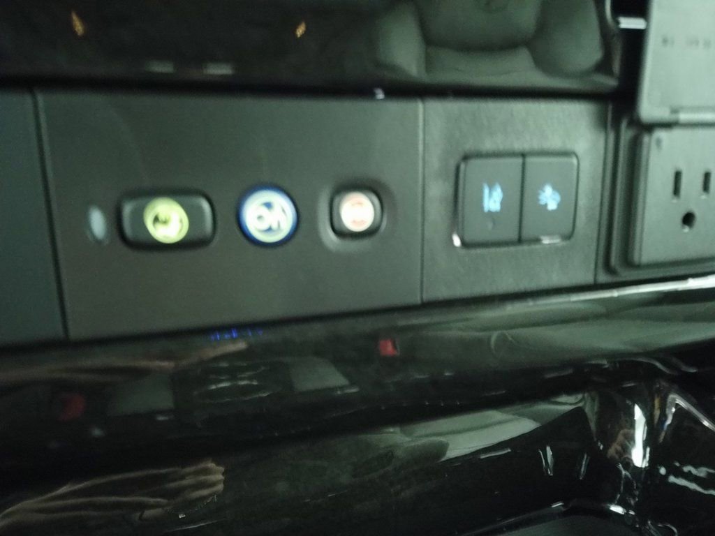 Used 2020 GMC Savana 2500 Extended w/ Enhanced Convenience Package image 32