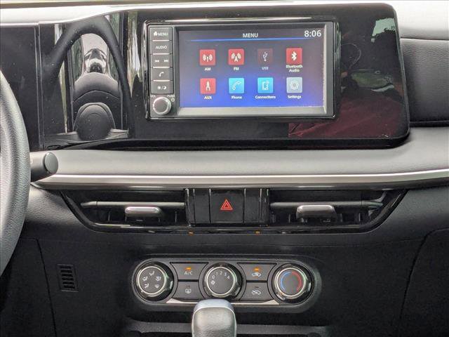 New 2025 Nissan Kicks S image 11