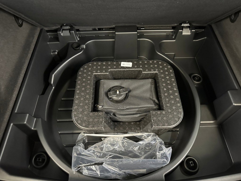 Certified 2022 Cadillac XT4 Premium Luxury w/ Enhanced Visibility Package image 31